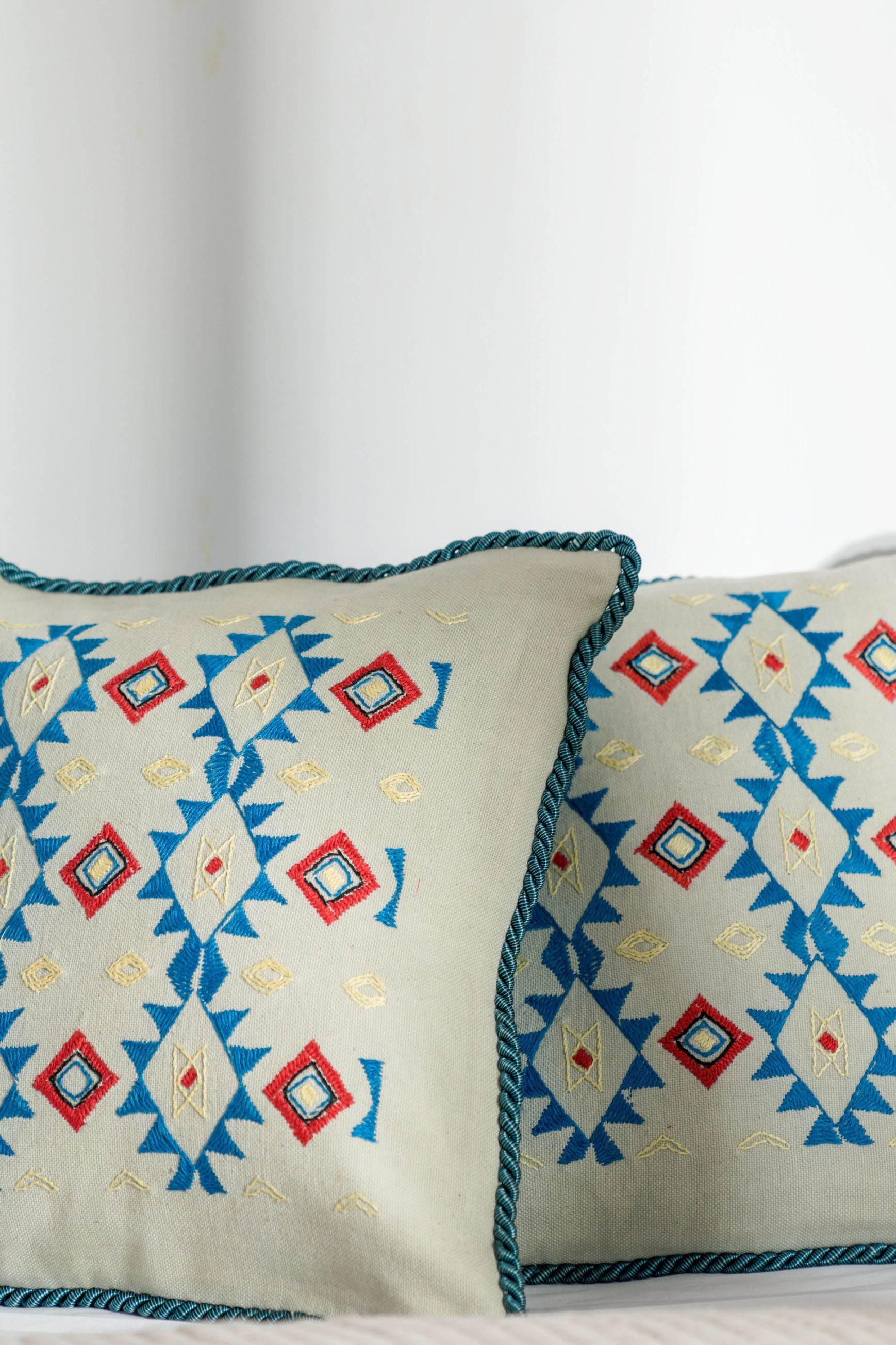 Ichika handmade Cushion Set of 2