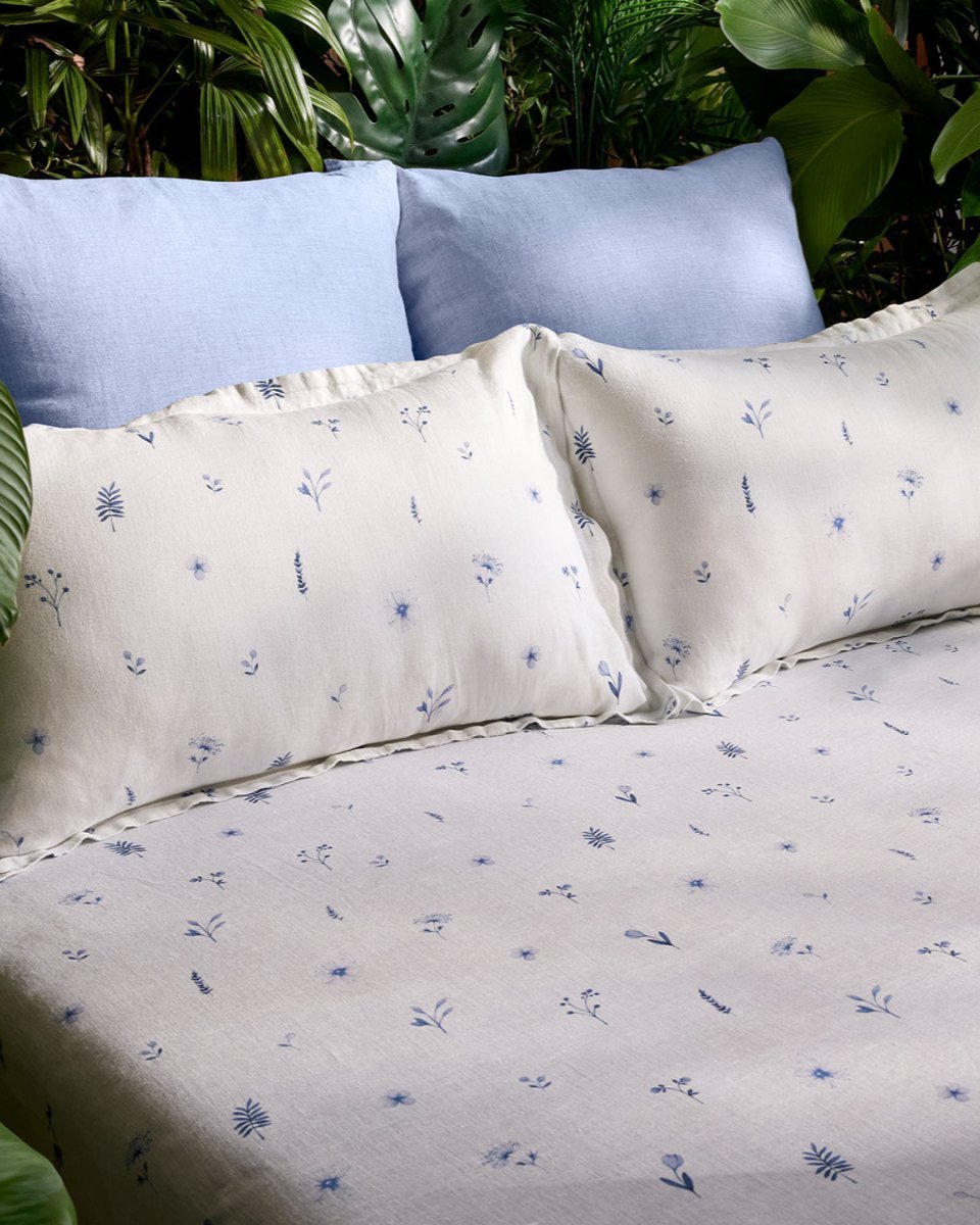 Dainty Ditsy Indigo Bedsheet Set 1