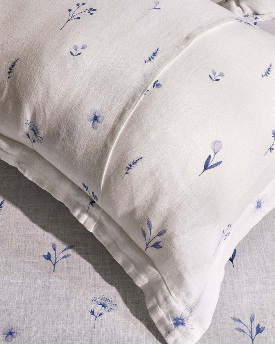 Dainty Ditsy Indigo Bedsheet Set 3