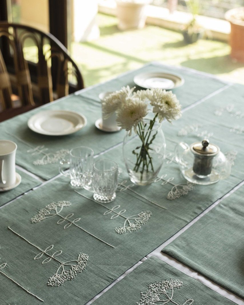 Daven Dining Table Runner And Mats Set of 6