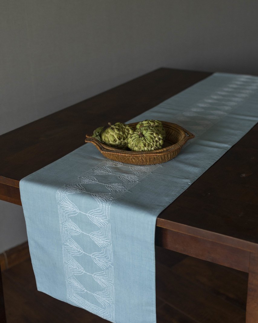 Amila Dining Table Runner And Mats Set of 6