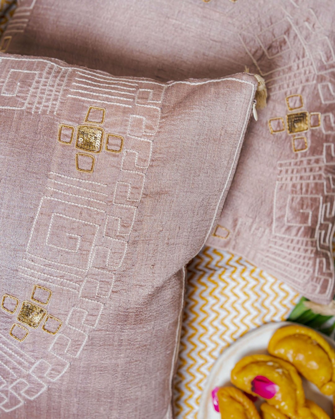 Stoapetra Handwoven Cushion Cover 4