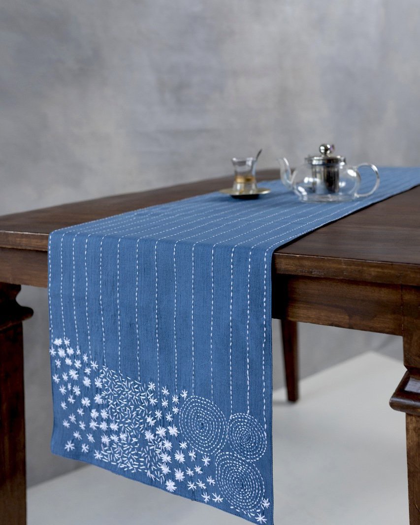 Sirimiri Dining Table Runner And Mats Set of 8